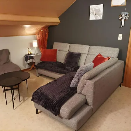Peaceful Escape, Malmedy, Cleaning Included 아파트 *